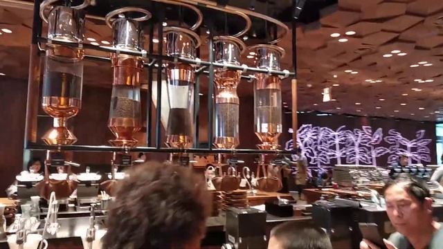 The biggest Starbucks in the World. Dunyodagi eng katta Starbucks смотреть онлайн