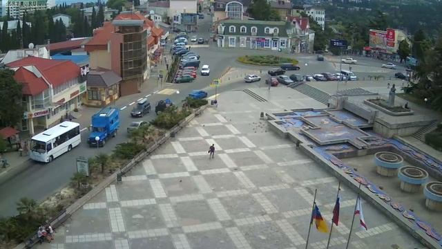 Вебкамера "Площадь Советская". Запись 26.05.2018 16:00:05 смотреть онлайн