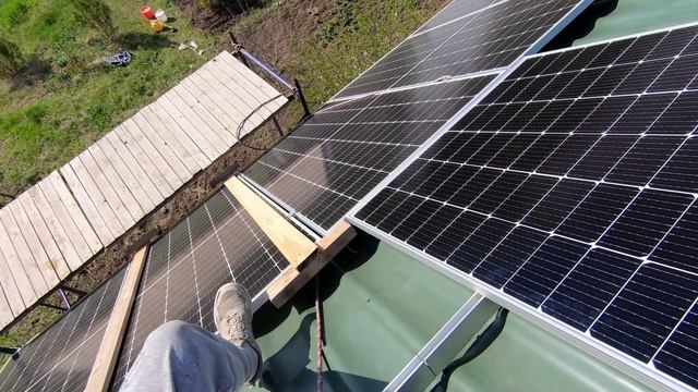 Все соседи спрашиваю что это у тебя на крыше? Я им отвечаю! смотреть онлайн