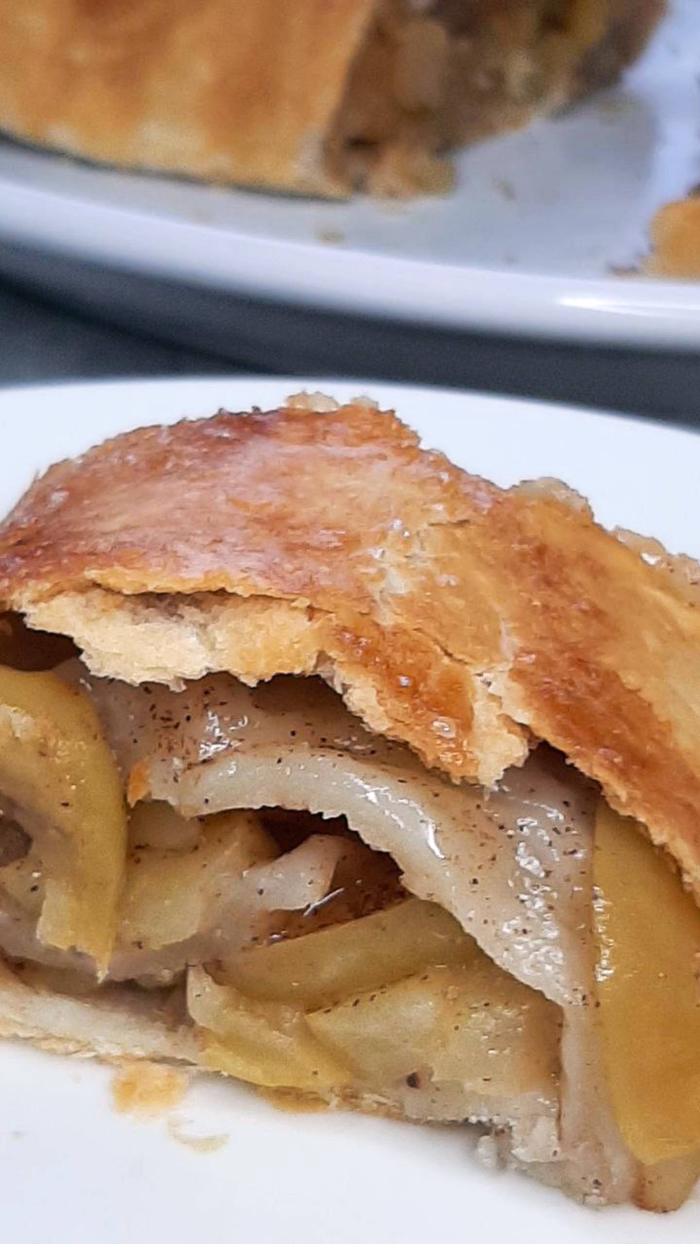 Яблочный рулет из слоёного теста. смотреть онлайн