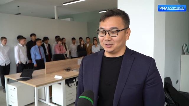 Министр цифрового развития РК рассказал лицеистам о профессиях в сфере IT смотреть онлайн