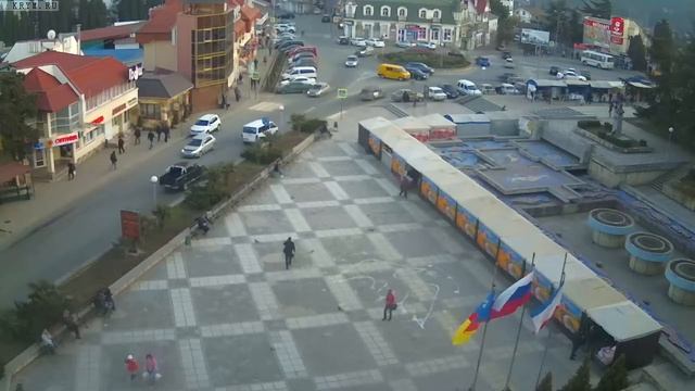 Вебкамера "Площадь Советская". Запись 09.03.2017 18:00:04 смотреть онлайн