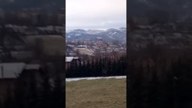 Польша.дорога с завода домой. Горы. Красивый вид смотреть онлайн