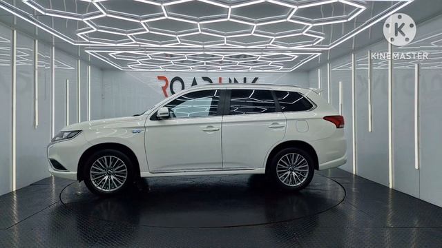 MITSUBISHI OUTLANDER 2.4 PHEV DYNAMIC 5d 222 BHP смотреть онлайн