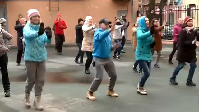Знакомство на зарядке смотреть онлайн