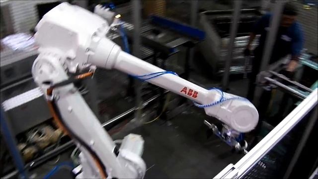 WEST MICHIGAN SPLINE MODEL 36D SPLINE ROLLING MACHINE WITH ROBOT AUTOMATION смотреть онлайн