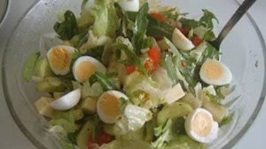 Салат с перепелиным яйцом. Маринкины творинки