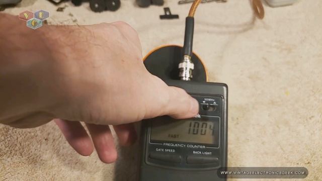 Radio Shack 22-305 Frequency Counter - Better Then You Think ! смотреть онлайн