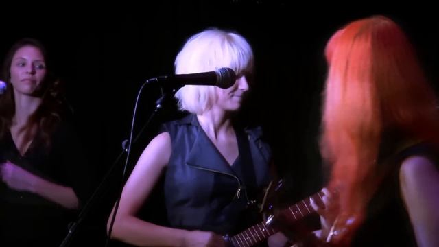 Revolution - MonaLisa Twins (The Beatles Cover) смотреть онлайн