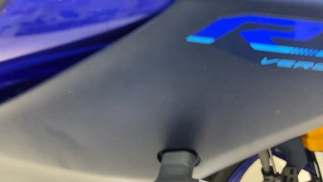2023 Yamaha R15 V4 Racing Blue Color Review ✅🔥E20⛽OBD2 🏍On Road Price ✅ смотреть онлайн