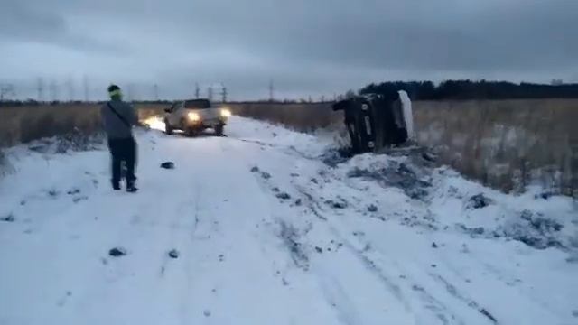 ПЕРЕВЕРНУЛИ УАЗИК смотреть онлайн