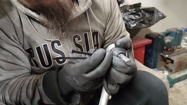 Установка фиксирующего кольца на пыльник. смотреть онлайн