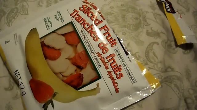 Review Kirkland Signature Real Sliced Freeze Dried Fruit Banana Strawberry Variety No sugar added смотреть онлайн