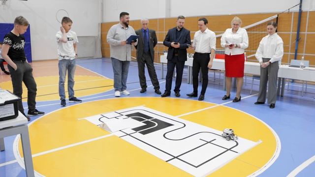Окружной фестиваль робототехники в Чукотском автономном округе 2022. 1 этап «Гонки по линии» смотреть онлайн