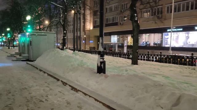 #Москва Площадь Никитских Ворот и красота новогоднего Никитского бульвара со световой инсталляцией смотреть онлайн