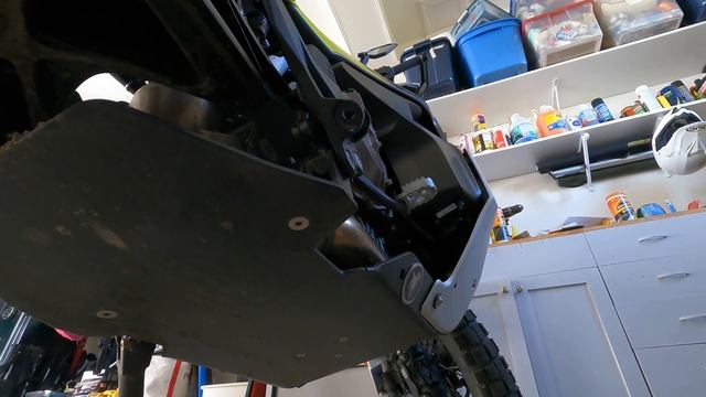 Norden 901 - New Foot Pegs and a New Fit смотреть онлайн