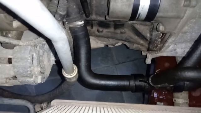 Substituir líquido de arrefecimento do Peugeot 206. смотреть онлайн