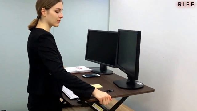 Rife! Deluxe size (995 mm ) Vertical Moving sit stand converter (Black or Walnut top) (DS 995) смотреть онлайн