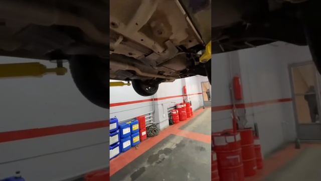 Mitsubishi Outlander 2015г пробег 130т полная аппаратная замена масла в АКПП;@MotulDrive #заменамас смотреть онлайн