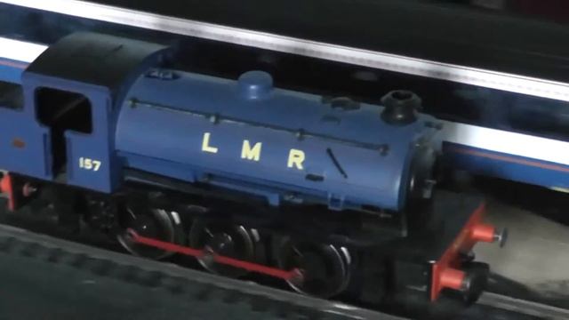 HORNBY R151 LMR BLUE 0-6-0 CLASS J94 WD AUSTERITY LOCO 157 смотреть онлайн