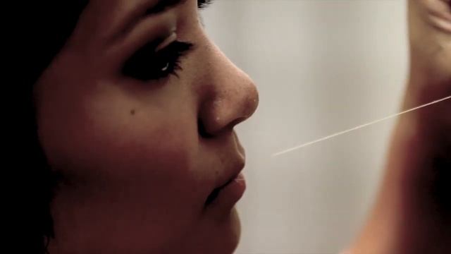 Threading Eyebrows for Men with Mona Glam смотреть онлайн