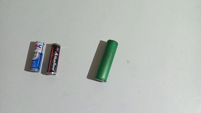 Recharge ordinary AA batteries only in minutes - battery hacks смотреть онлайн