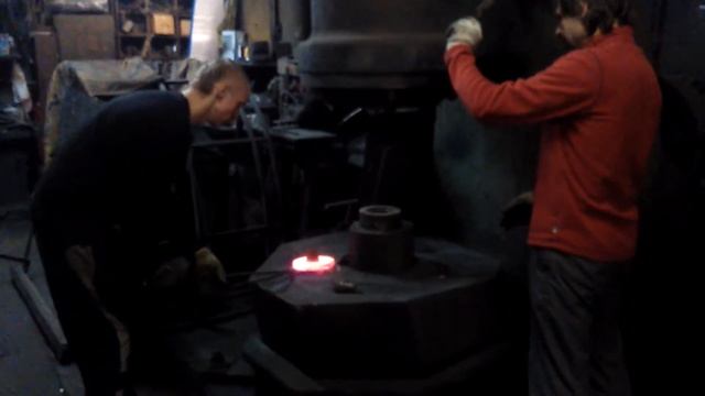 ковка, прошивка отверстия смотреть онлайн
