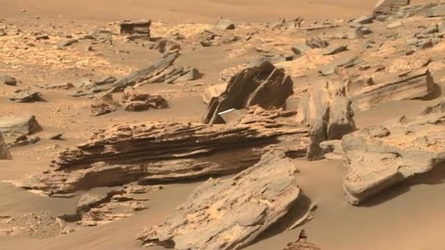 МАРСОХОД ПЕРСЕРВЕРАНС ОБНАРУЖИЛ НЕКОЕ СТРАННЫЕ СТРОЕНИЕ НА ПОВЕРХНОСТИ МАРСА. смотреть онлайн