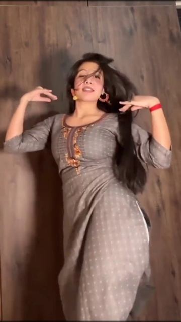 Young Hot Girl Romantic Dance смотреть онлайн
