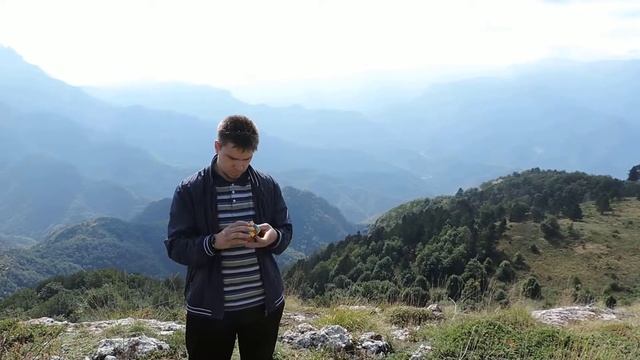 Rubiks Cube on the Mountain смотреть онлайн