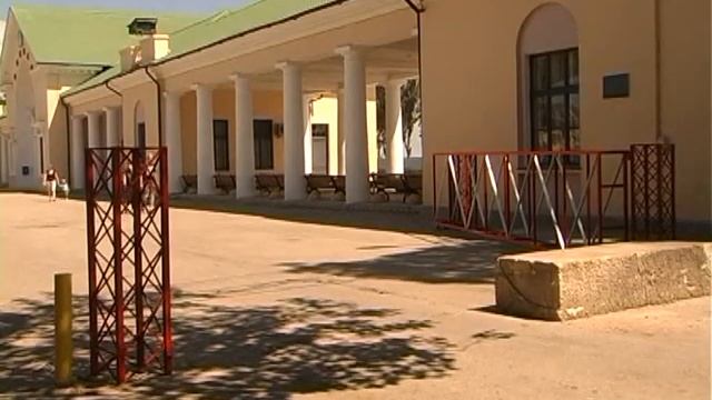 С Привокзальной площади ограничили проезд автомобилей на пешеходную зону смотреть онлайн