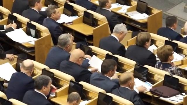 Коллекторам могут запретить взыскивать долги за ЖКУ смотреть онлайн