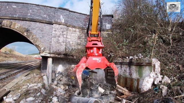 Liebherr R914 Compact excavators смотреть онлайн