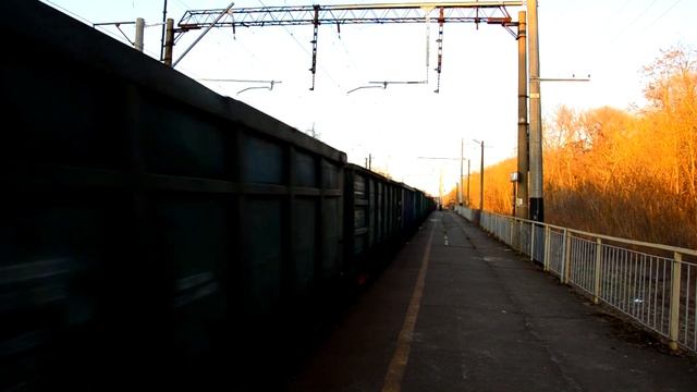 Електровоз ВЛ80т-1455 з вантажним поїздом смотреть онлайн