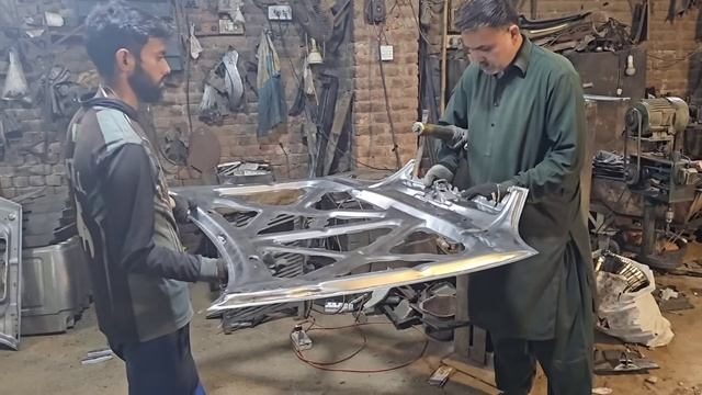 Процесс производства автомобильных капотов смотреть онлайн