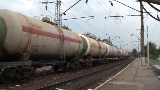 ВЛ80К-562 с грузовым поездом смотреть онлайн