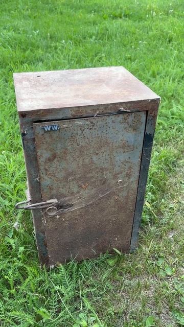 Нашел старый сейф…. А там смотреть онлайн