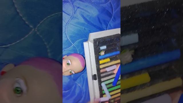 Преображение куклы с помощью пастели для рисования смотреть онлайн