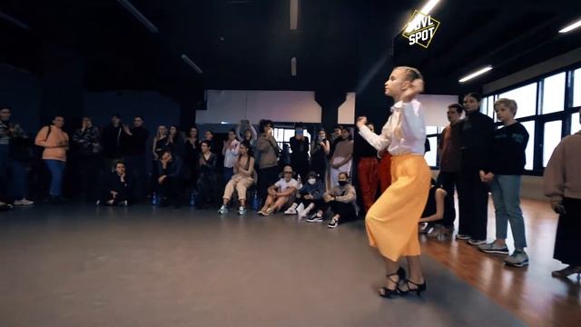 Sofia vs Anastasia | 1/8 Waacking Freshman Contest 2020 смотреть онлайн