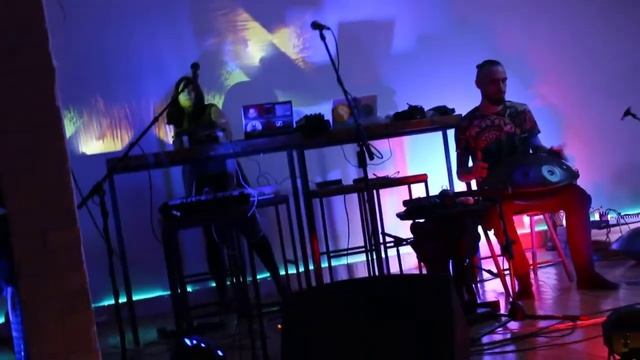 Sol8 feat. Alex Kseno - 170 light years смотреть онлайн