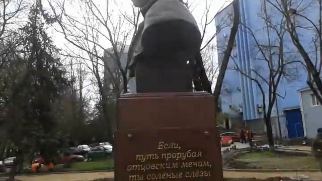 Симферополь. Памятник Высоцкому. смотреть онлайн