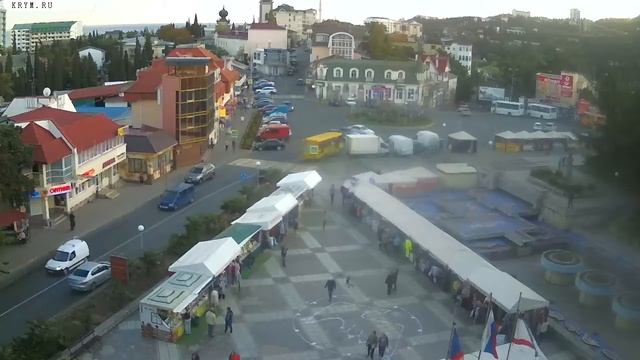 Вебкамера "Площадь Советская". Запись 24.09.2016 18:00:19 смотреть онлайн