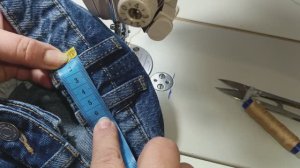 Как ушить джинсы в поясе со спины,сохраняя запошивочный шов (бельевой,джинсовый)