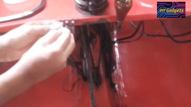How To Fix A Phone Charger To A Three Wheel смотреть онлайн