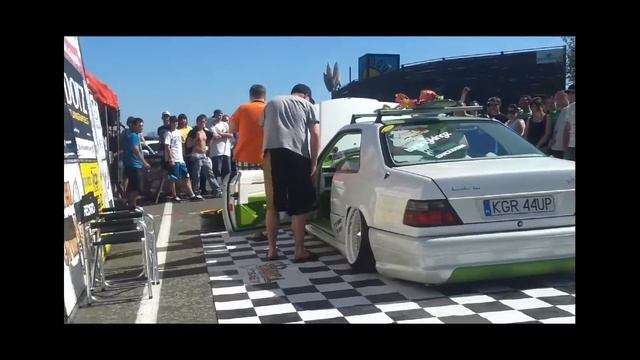 Mercedes-Benz C124 Coupe - White Poland Diamond смотреть онлайн