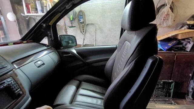 Поворотное сидение в Mercedes Viano