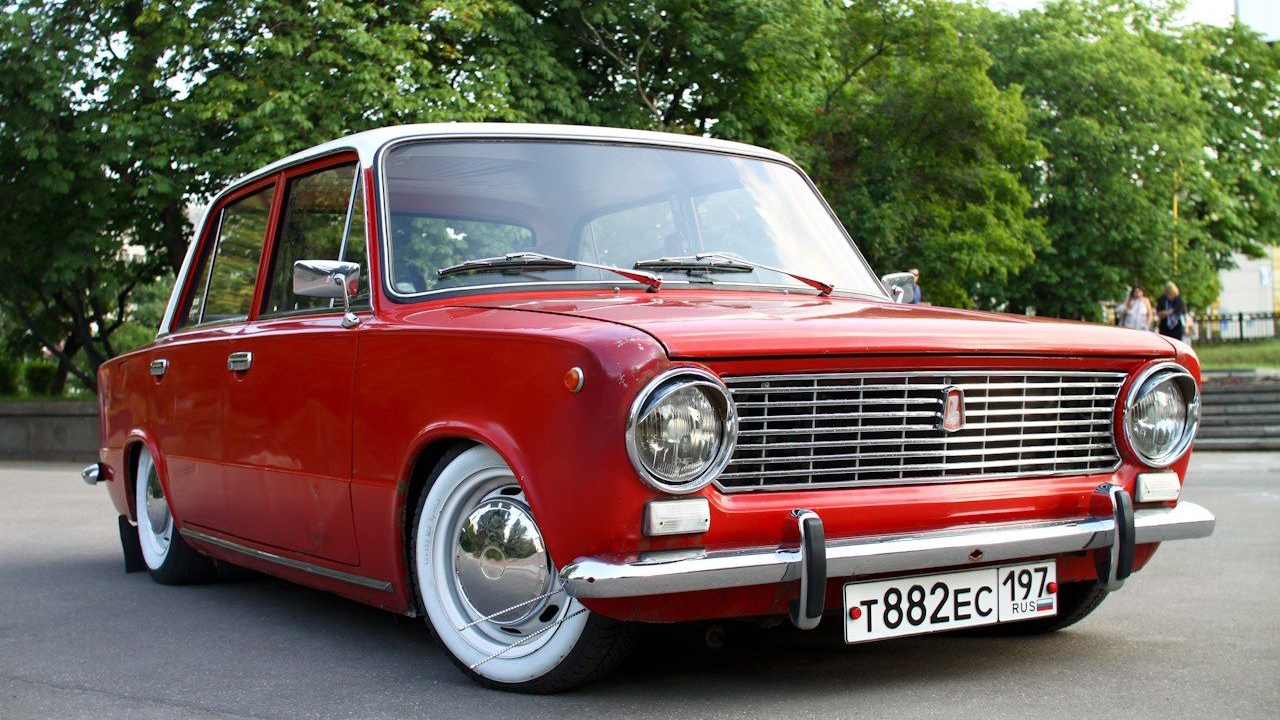 чорний ваз 07