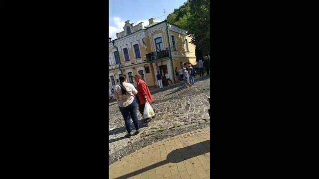 Чудесатости Киева :) прогулки по городу, чтение вслух, уличная музыка, стритарт, Street Art Kiev