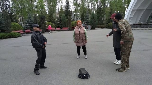 29.04.23. в парке Горького. 🎶 Луи Луи. 🕺💃🕺💃🕺👋 смотреть онлайн