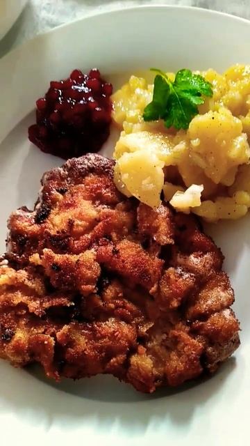 Pork Schnitzel with Potato Salad #shorts смотреть онлайн